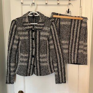 Marc Cain Skirt and Jacket Size 2 (Medium)